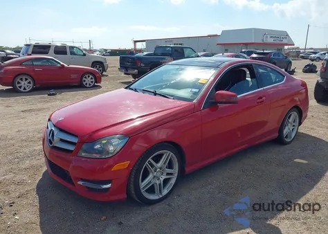 2013 Mercedes-Benz C 250 from USA, damaged, VIN WDDGJ4HB0DG035360
